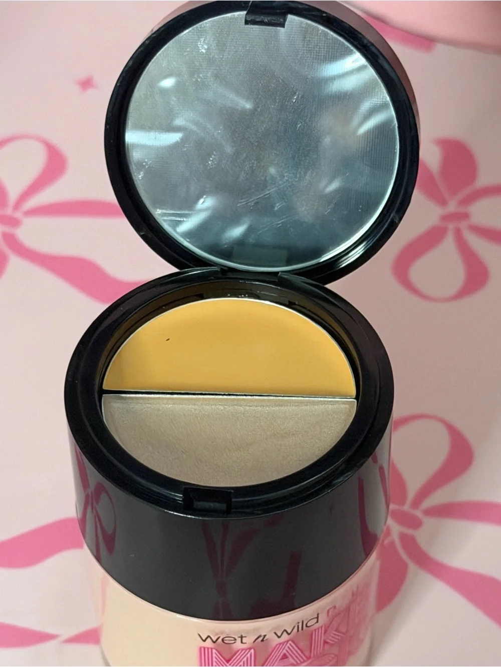 wet n wild Makeup Locker Pump Foundation
